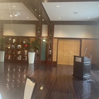 落ち着いたら雰囲気の披露宴会場