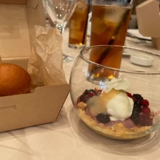 器もおしゃれで個性的。