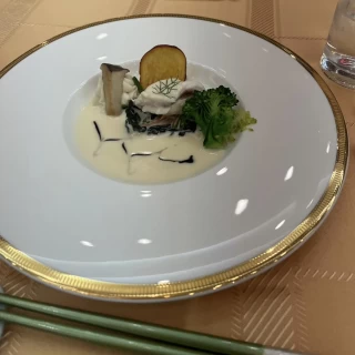 温かいものと冷たいものが区別されて提供されていた。