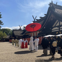 花嫁行列で挙式会場に向かう最中