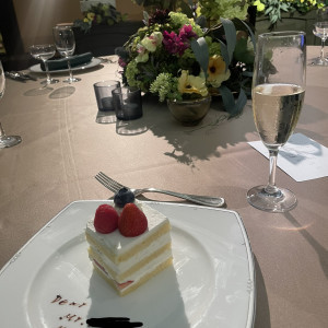 ウェディングケーキ試食の際、名前を書いてくださいました|660701さんのコートヤード・マリオット銀座東武ホテルの写真(1796278)
