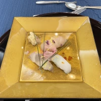 寿司三貫