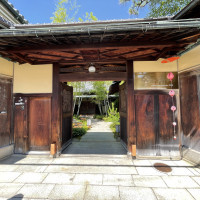 京都らしい入口で結婚式場と気づかないくらい