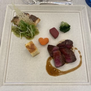 料理にランクがあり、予算に合わせて提供してもらえます。
