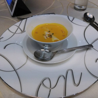 カボチャのスープ。丁寧に裏漉しされていて美味しいです。