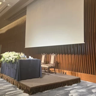 披露宴会場高砂