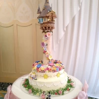 ラプンツェルのウェディングケーキです。