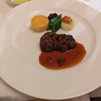 牛ヒレのグリルポルチーニ茸ソース