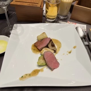 パンも食べ放題でした