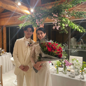 新郎からサプライズで手紙と33本の薔薇をプレゼント|661828さんのTHE NIDOM RESORT WEDDING  ニドムリゾートウエディングの写真(1804146)