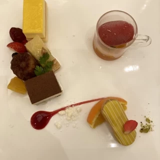 ケーキもフルーツも美味しかったです