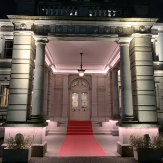貴賓館　玄関
