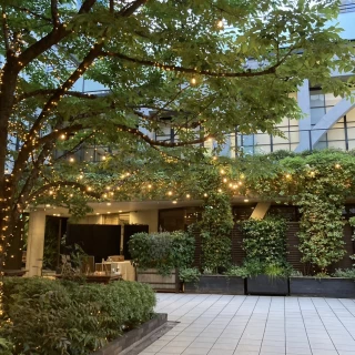 披露宴前の庭です。
夕方の披露宴でした。