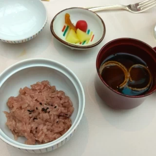 和御前 御赤飯 御留碗 御香物