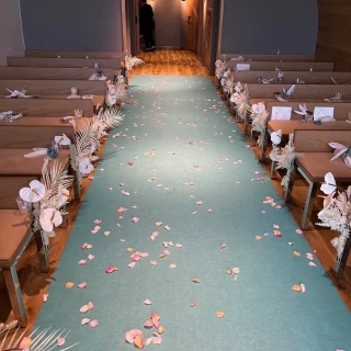 ゲストが去った後の挙式会場です