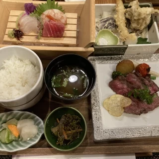 和食と和牛のコース。どれも美味しかったです。