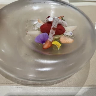 ピスタチオのムース
ベリーのジェラート
濃厚抹茶ソース