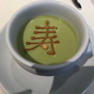 ポタージュスープに寿をオーダー
