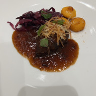 メインの肉料理