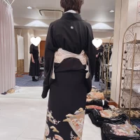 更衣室で留袖試着