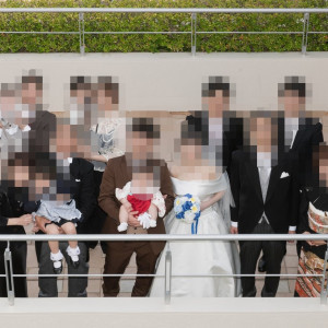 全員での型物撮影|663221さんの小さな結婚式 福岡店の写真(1815327)