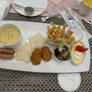 お子様ランチも子供が好きなものばっかで好評でした