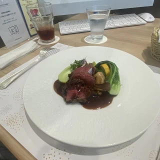 ブライダルフェアでの試食、コースの肉料理
