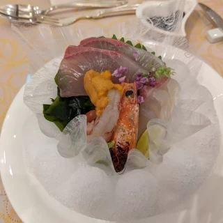 器が氷のお刺し身