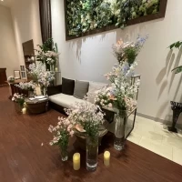 新郎新婦の椅子はソファタイプにしました。