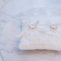 式場で用意していただいたリングピロー