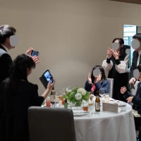 歓談中