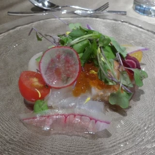 真鯛　サーモン　天使海老　ホタテのカルパッチョ