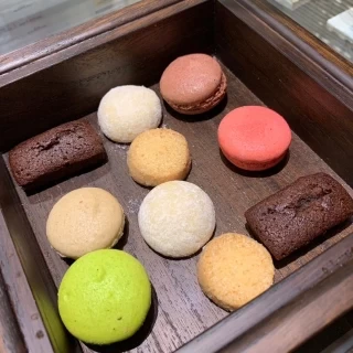 デザートで美味しいマカロンがありました。