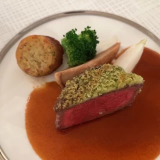 メイン肉料理