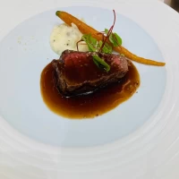 お肉はランクの高いお肉にしました。柔らか食べやすく大満足です