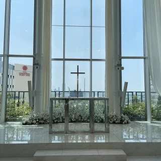 祭壇までくるとロゴが丸見え