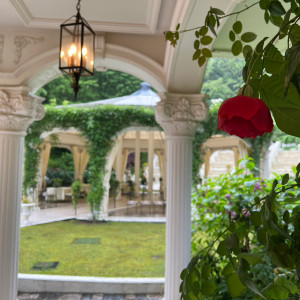 ガーデンチャペルには、シーズンになるとバラが美しく咲きます|664520さんのRoyal Garden Palace 八王子日本閣の写真(1825663)