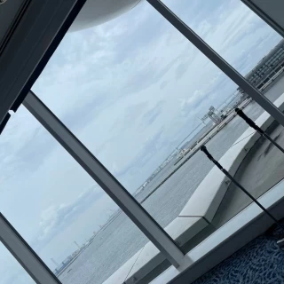 海が一望できる絶景の披露宴会場です。