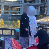 東郷神社ならではの庭の赤絨毯