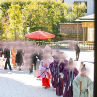 参進で神社に入るところ