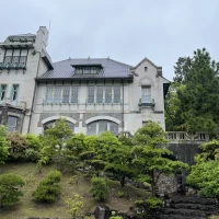 庭園から見える建物