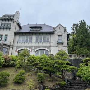 庭園から見える建物|664796さんの神戸迎賓館 旧西尾邸の写真(1831274)