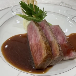 試食の肉料理