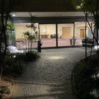 庭園から会場へつながる入口