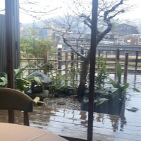 雨でも素敵な会場です