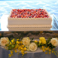 ウェディングケーキと装花