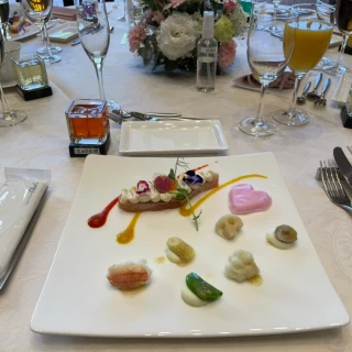 父の地元で結婚式の定番である食材を添えてもらい喜ばれました。