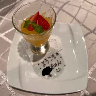 子供用のデザート試食