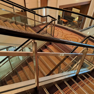 ホテル階段、ファーストミートする場所|665233さんのロイヤルパインズホテル浦和の写真(2013896)