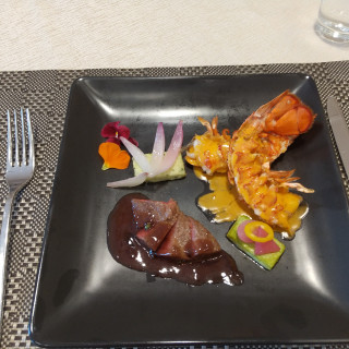 オマールエビと国産牛ソテー